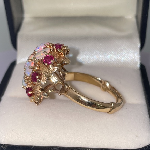 Solid Real 14K Yellow Gold Leaves Opal Ruby Bold Statement Ring Vintage Antique - Picture 8 of 17
